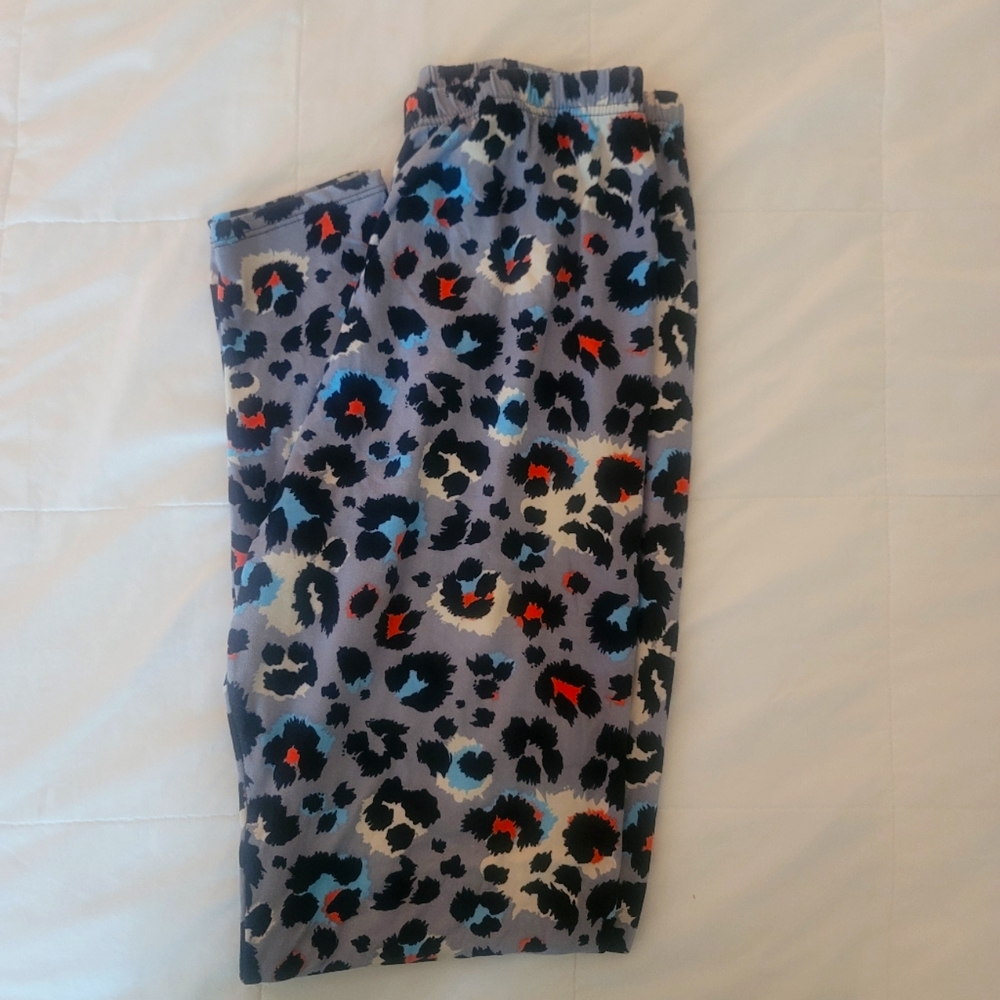 Cute plus size leggings! Like new, wore once.